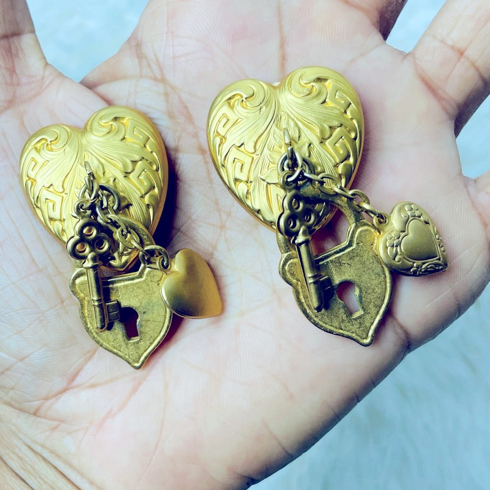 Vintage Gold Tone Heart Dangle Earrings